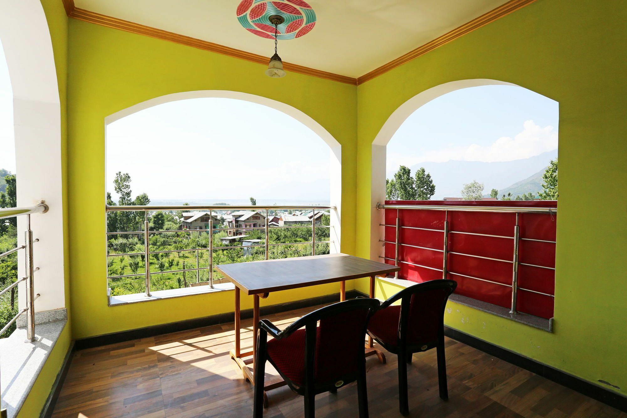 Super Oyo Hotel El Classics Srīnagar Екстериор снимка